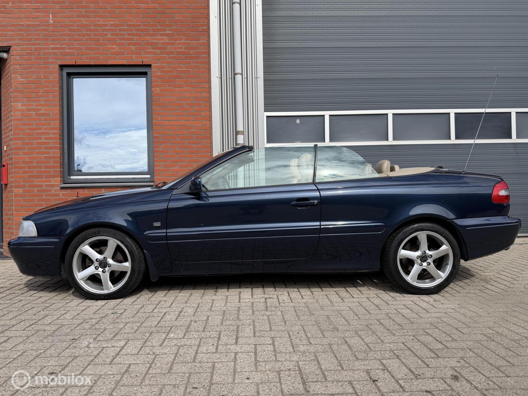 Volvo C70 Convertible 2.4T Aut. Tourer - dealer o.h NL auto, Auto's, Volvo, C70, Beige, Bedrijf, 2435 cc