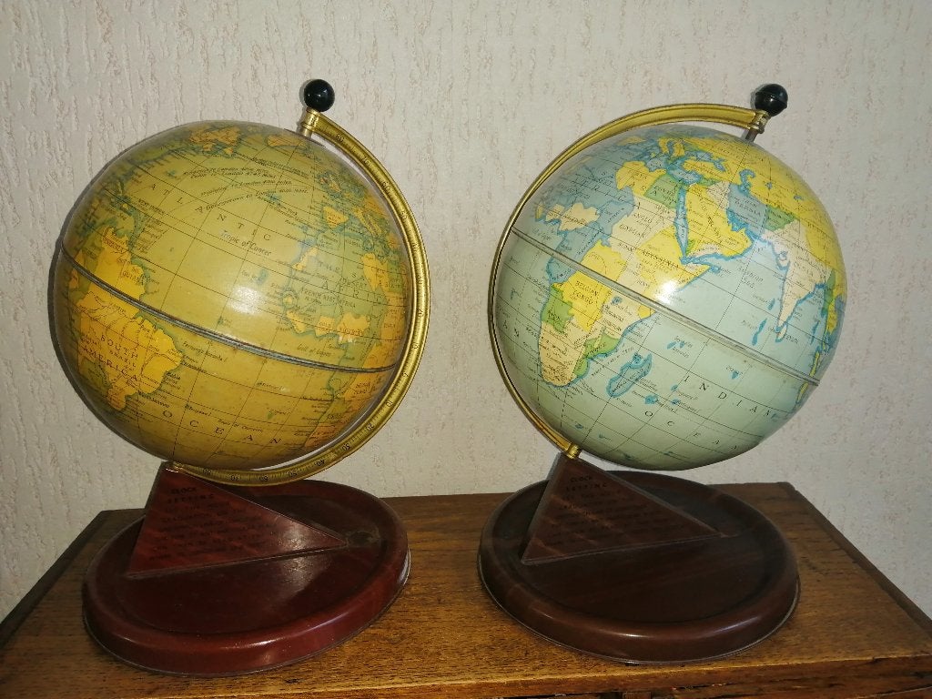 blikken Globe  wereldbol 2 stuk - Chad Valley England, Antiek en Kunst, Ophalen of Verzenden