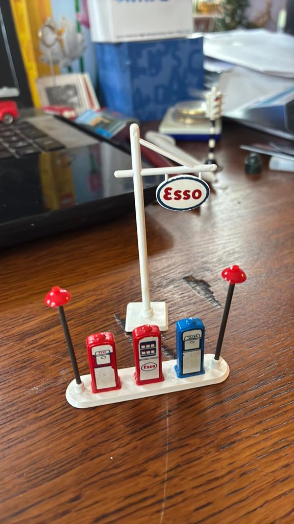 Lego 231 benzinepomp met uithangbord 1:87, Ophalen of Verzenden, Gebruikt