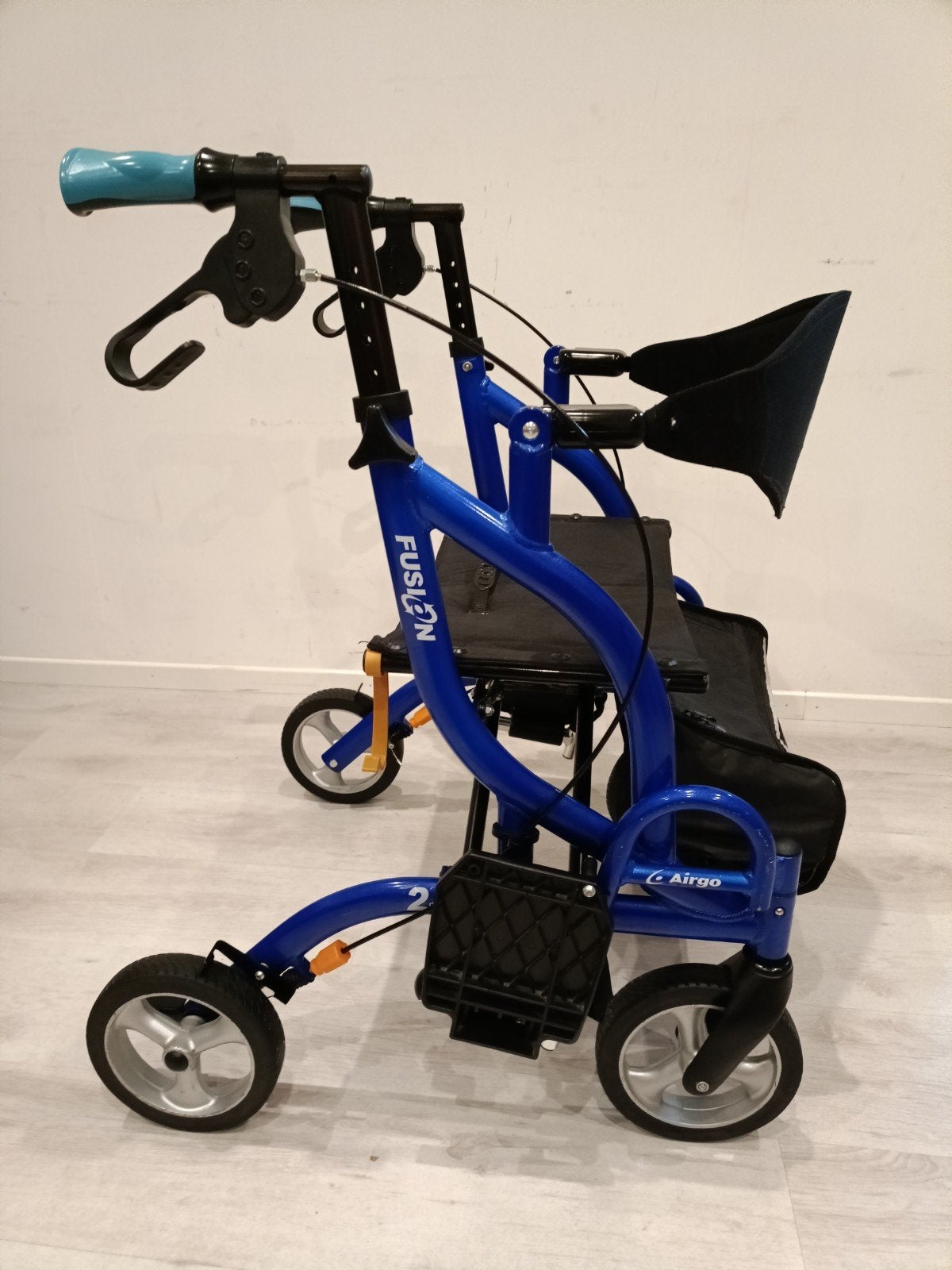 Airgo Fusion lichtgewicht rollator en rolstoel inéén IZGS., -, -, Ophalen of Verzenden, Zo goed als nieuw