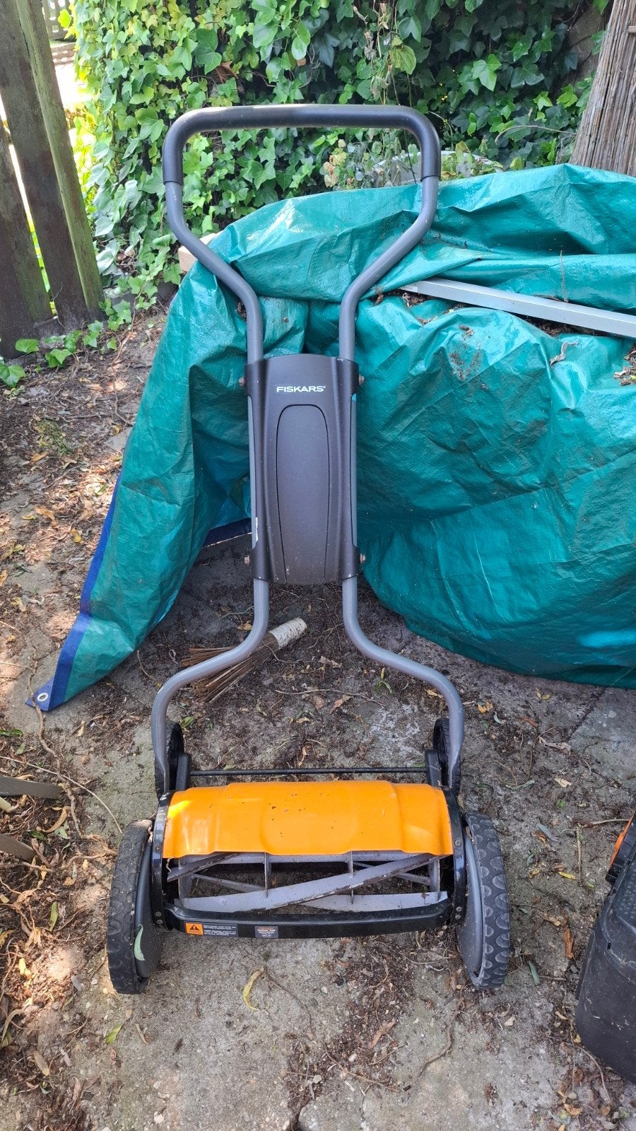 Fiskars Handgrasmaaier - Degelijk en Niet-Elektrisch, Gebruikt, Handgrasmaaier, Kooimesmaaier, Fiskars