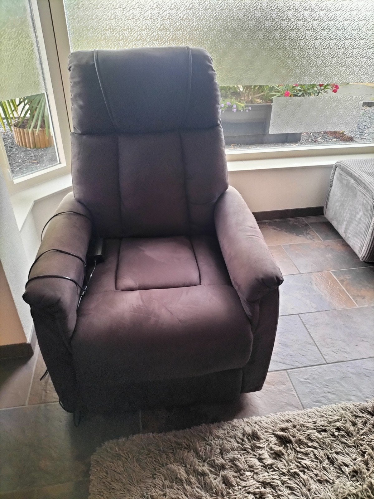 Donkergrijze sta-op stoel - Leen Bakker, Gebruikt, Modern, Comfort, 75 tot 100 cm, Ophalen of Verzenden