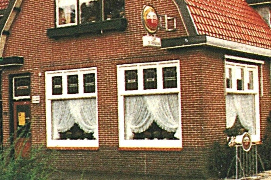 37808 t Veld NH de Vriendschap Nette oude kaart Onbeschreven, Ophalen of Verzenden, 1980 tot heden, Ongelopen, Noord-Holland