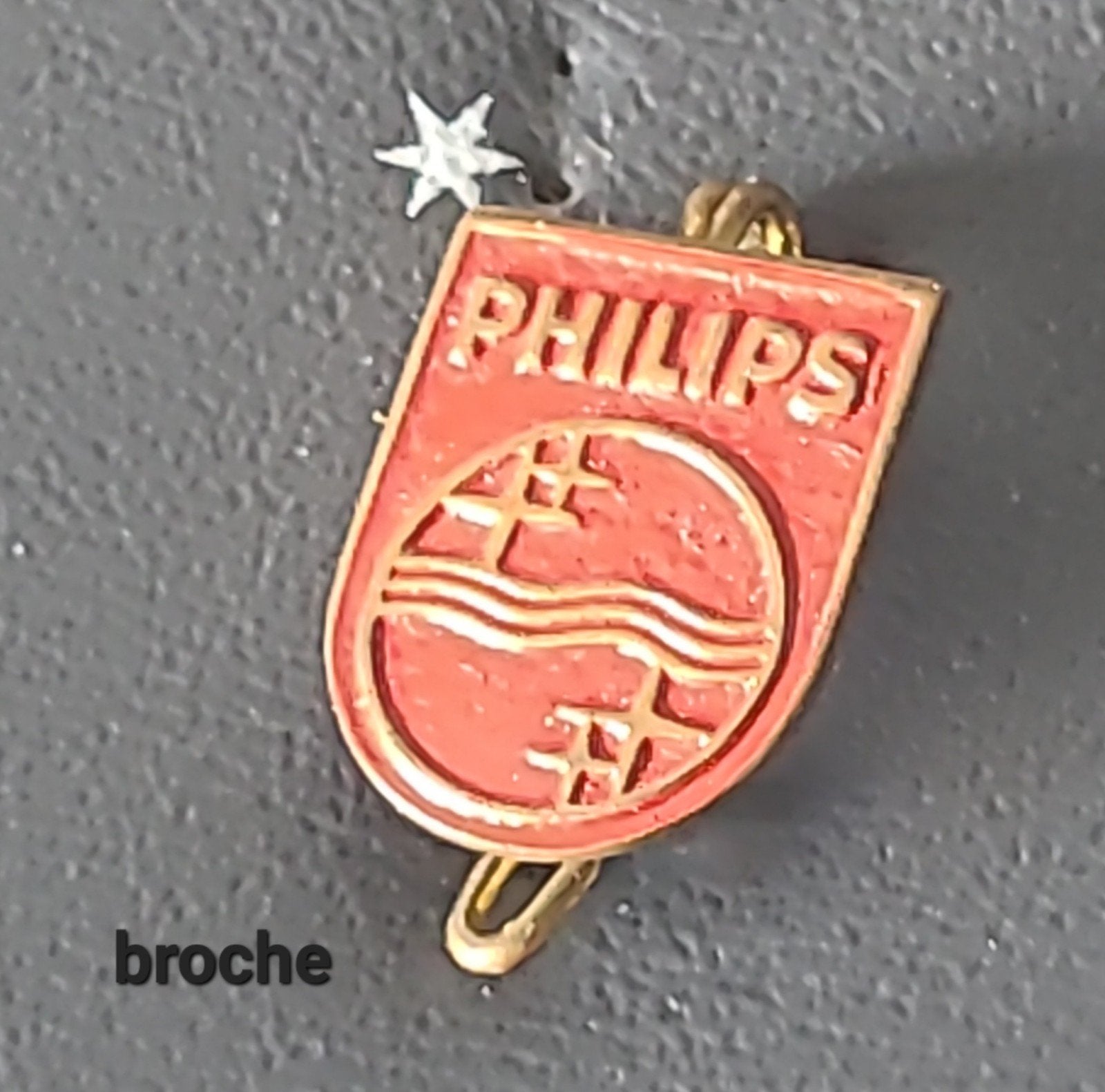 Vintage Philips Broche - Rood Emaille met Ster, Verzamelen, Verzenden