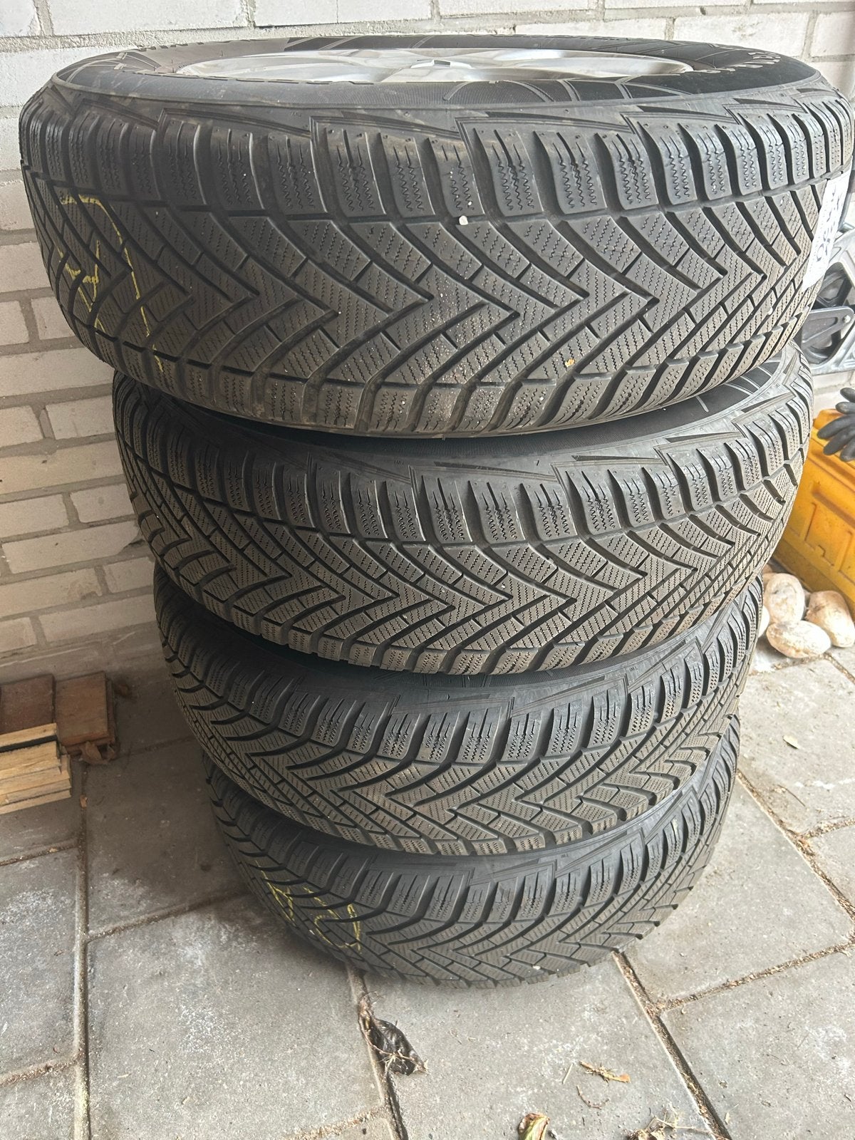 Mitsubishi ASX Vredestein Winterbanden met velgen, Auto-onderdelen, 16 inch, Banden en Velgen, Personenwagen, Gebruikt
