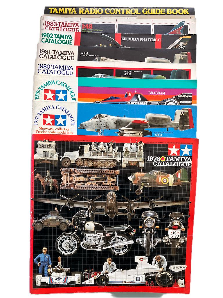 Tamiya Catalogues 1976 t/m 1983, 8 stuks., Ophalen of Verzenden, Zo goed als nieuw, Groter dan 1:32
