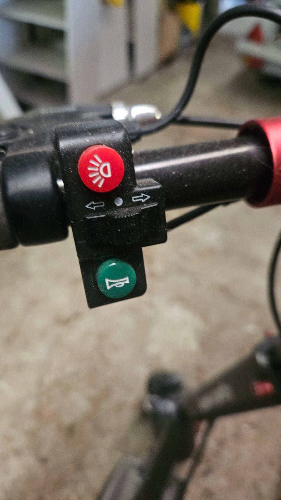 Elektrische step 55km/u met zitje en lekke achterband, Fietsen en Brommers, Steps, Ophalen, Gebruikt, Elektrische step (E-scooter)