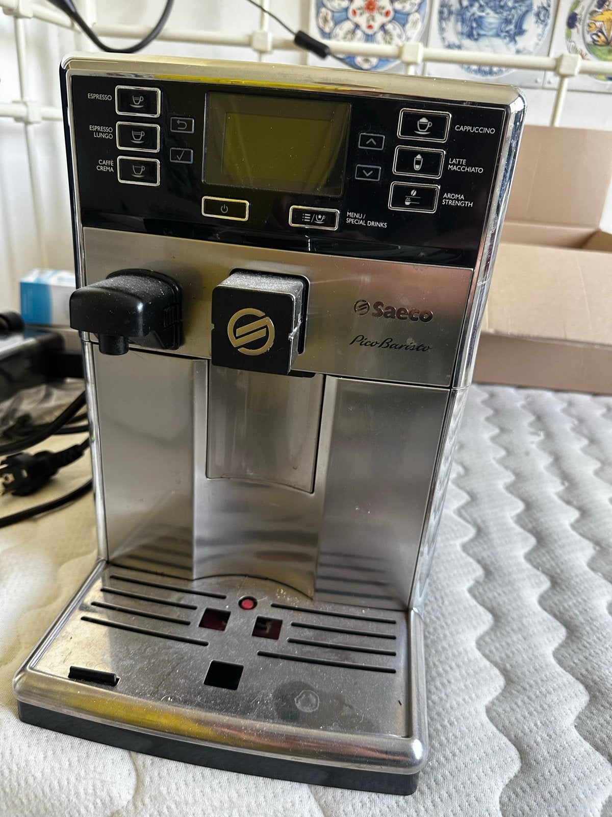 Saeco PicoBaristo Espresso Apparaat werkt NIET, Witgoed en Apparatuur, Koffiezetapparaten, Ophalen, Afneembaar waterreservoir