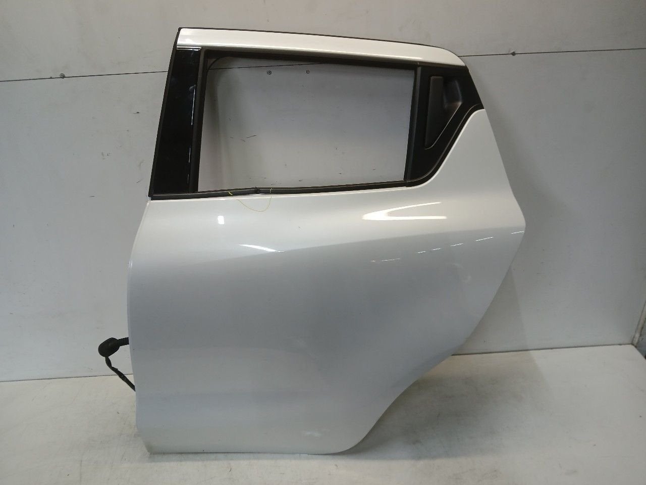 Portier links achter Suzuki Swift, Onderdelen@venauto.nl, Van der Ven Autorecycling B.V., Gebruikt, Ettenseweg 76, 4706 PB Roosendaal, The Netherlands