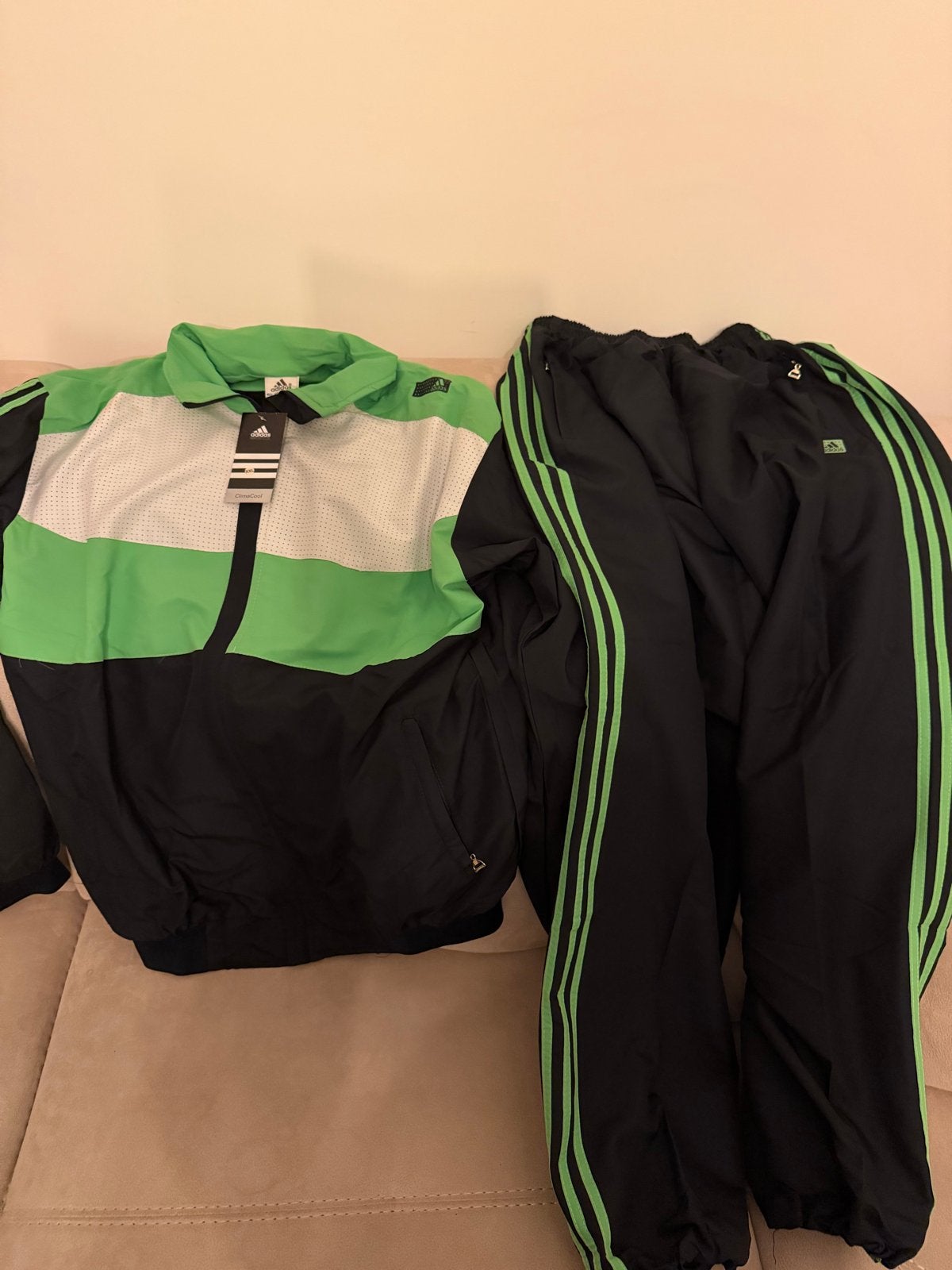 Nieuw trainingspak maat XL met kaartje, Kleding | Heren, Ophalen, Nieuw, Maat 56/58 (XL), Zwart