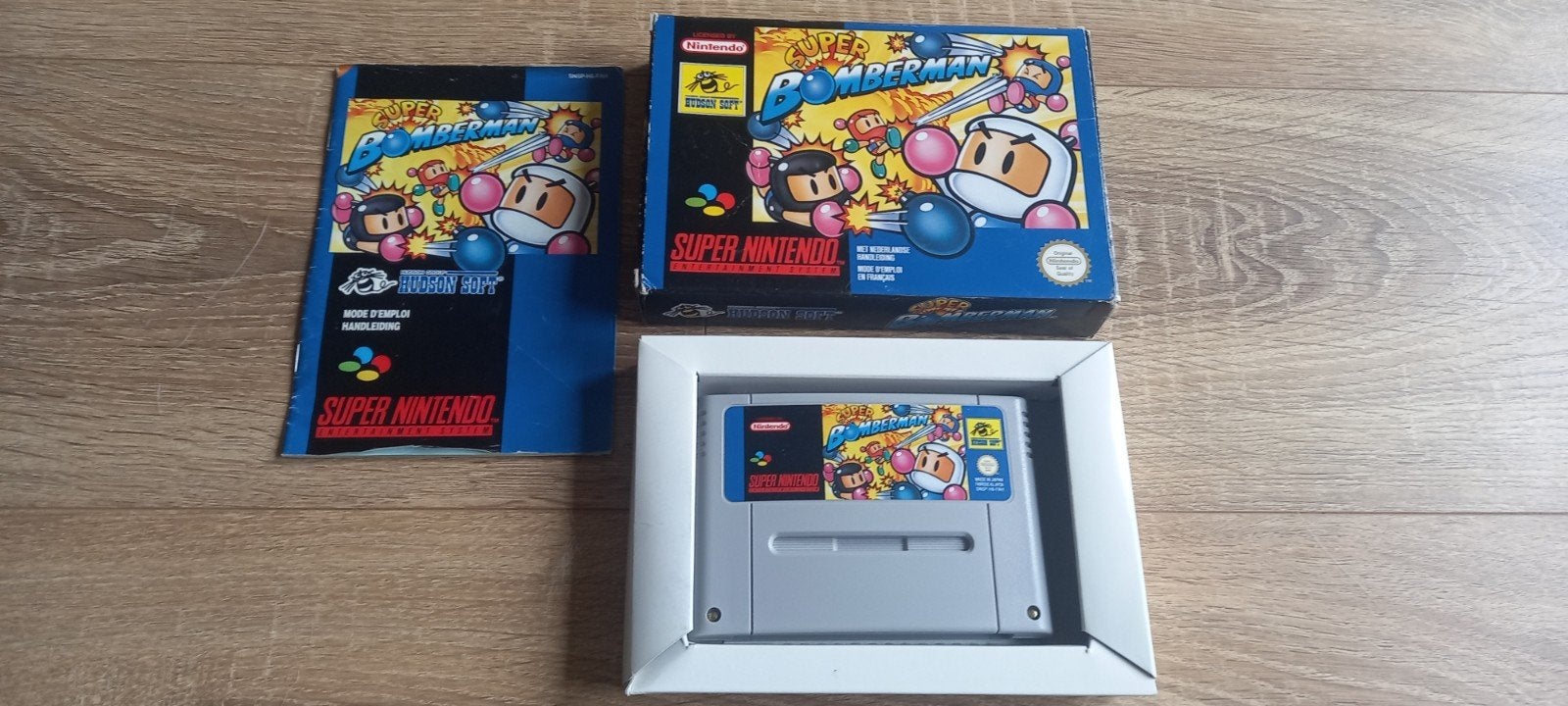Super Bomberman SNES - Compleet met doos en handleiding, Spelcomputers en Games, Games | Nintendo Super NES, Gebruikt, Eén computer