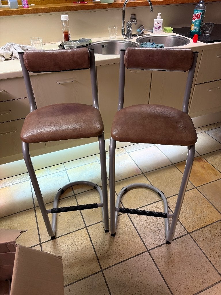 2 barkrukken, Ophalen, Gebruikt, Met voetsteun, 60 tot 90 cm