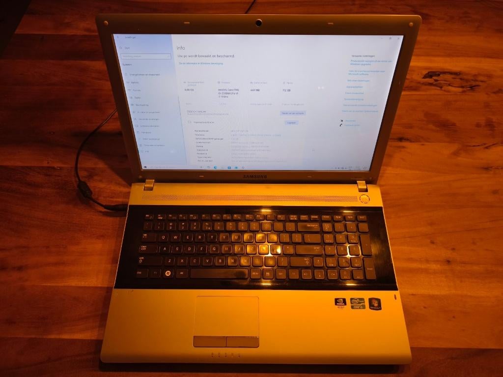 Samsung RV720 - 17 inch laptop - i3-2310/4GB/120GB SSD/GT520, Gebruikt, Met videokaart, 2 tot 3 Ghz, Qwerty