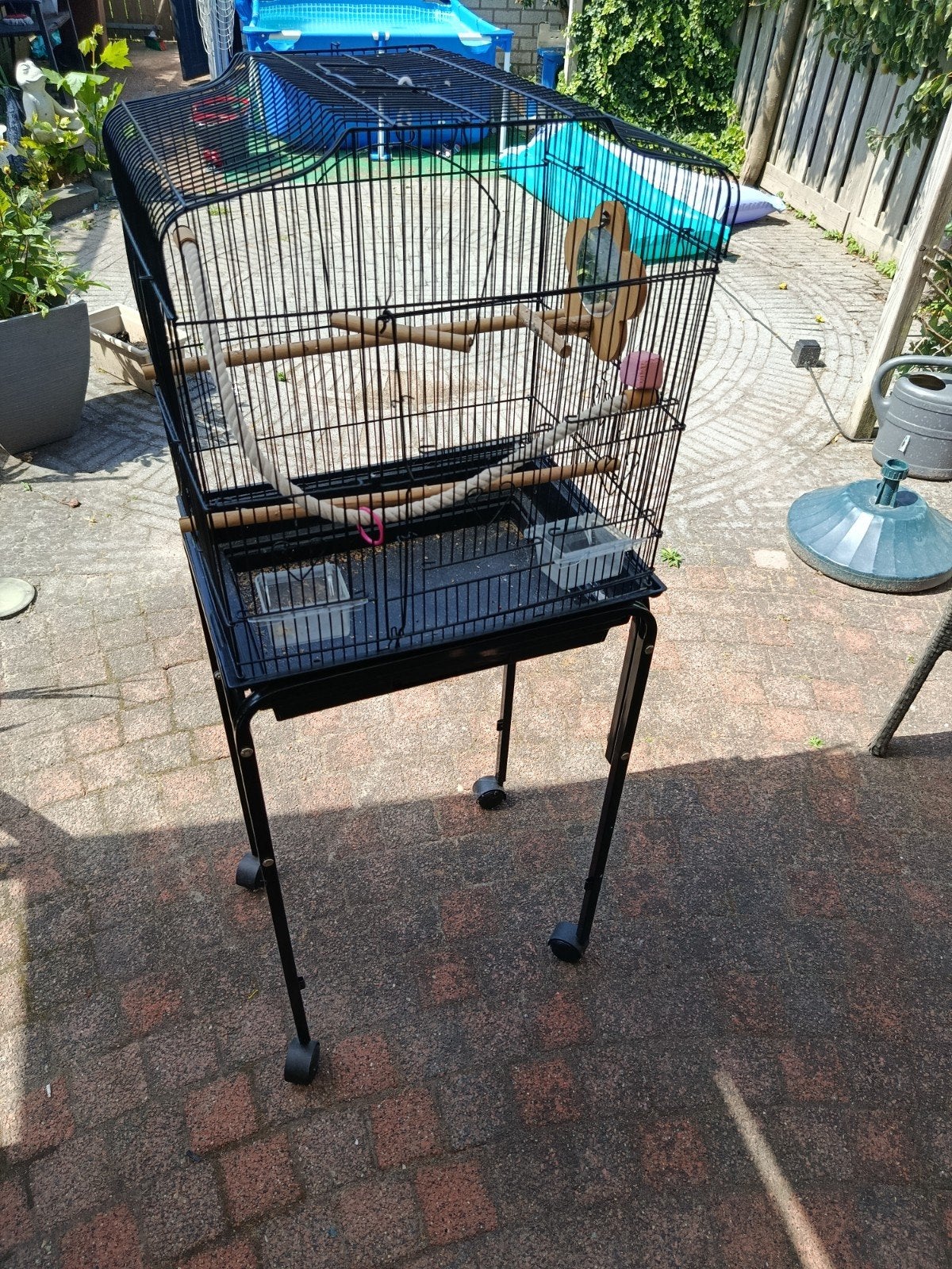 vogelkooi  op wielen, Ophalen, Metaal, Vogelkooi