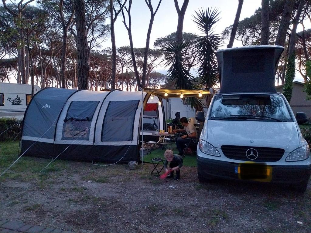 Mercedes Vito Buscamper met 4slaaplaatsen, Buscamper of Camperbus, Mercedes-Benz, Particulier, Mercedes