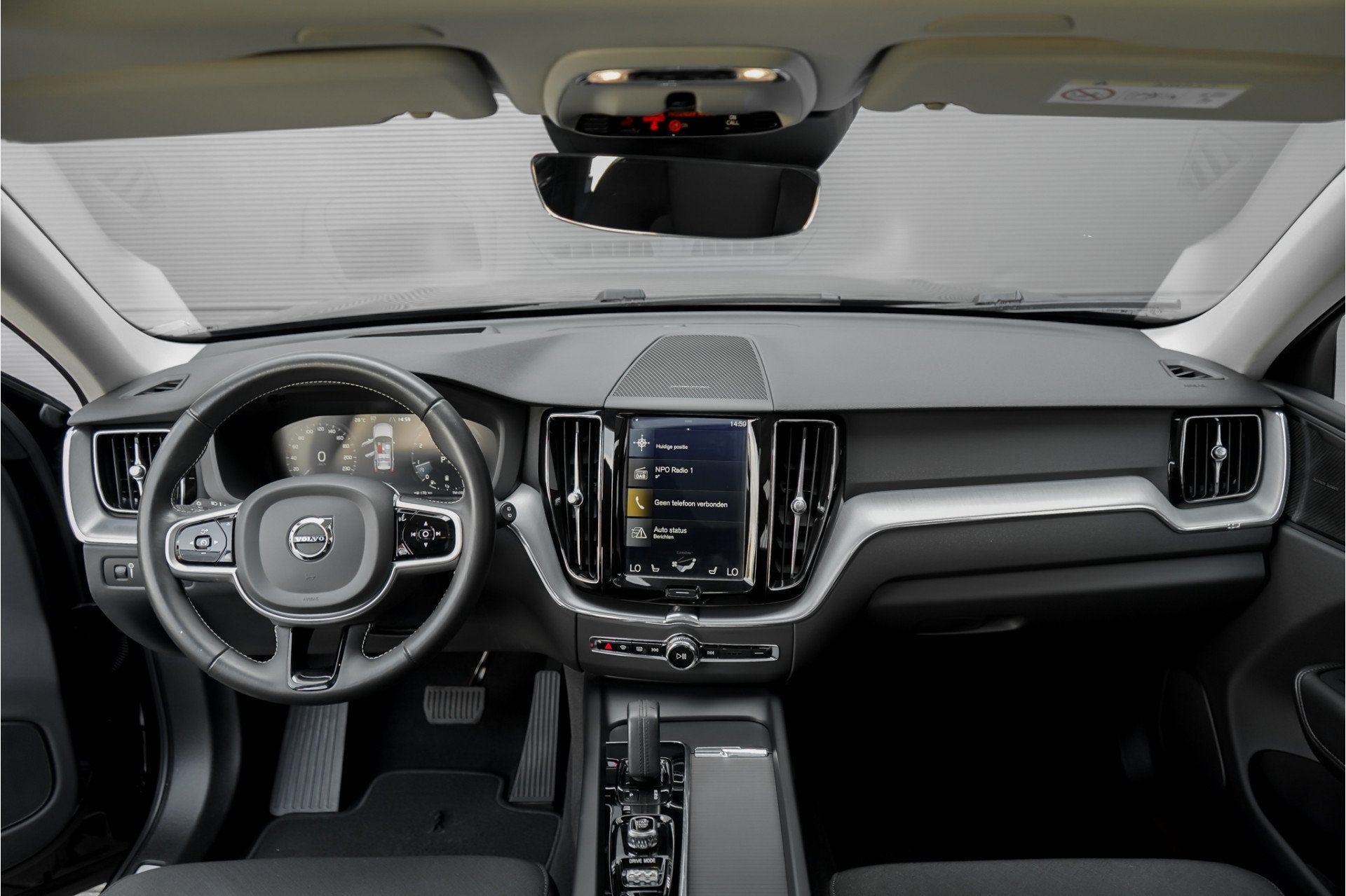 Volvo XC60 2.0 B5 Momentum Pro ACC HUD Pano Elek Trekhaak Or, Auto's, 15 km/l, Gebruikt, 4 cilinders, Leder en Stof