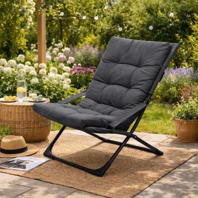 Loungestoel met kussen – grijs, Tuin en Terras, Ophalen, Zo goed als nieuw, Metaal, Inklapbaar