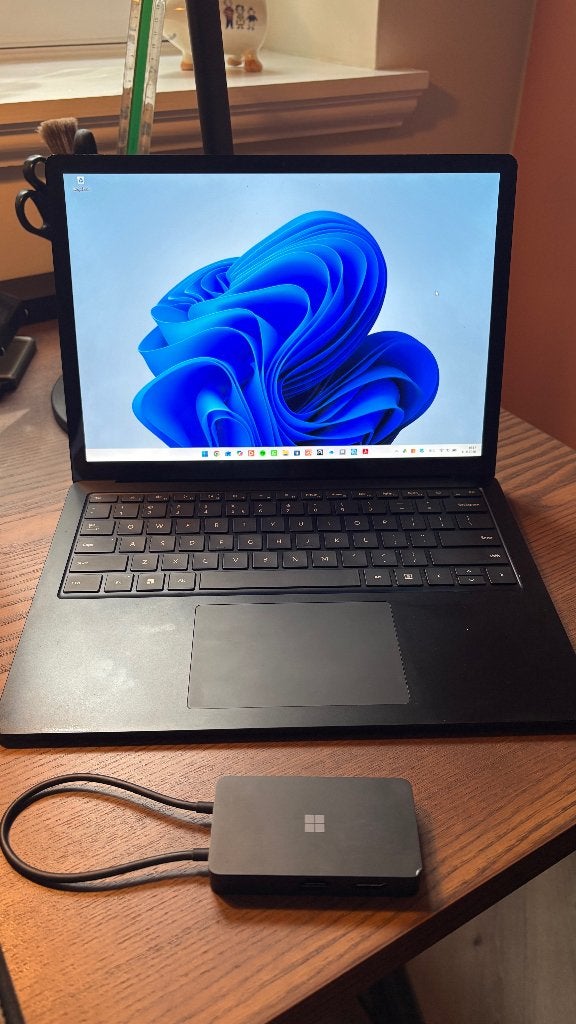 Microsoft Surface Laptop 4 (13") & USB-C Travel Hub, Computers en Software, Windows Laptops, 2 tot 3 Ghz, Qwerty, 13 inch, Ophalen of Verzenden