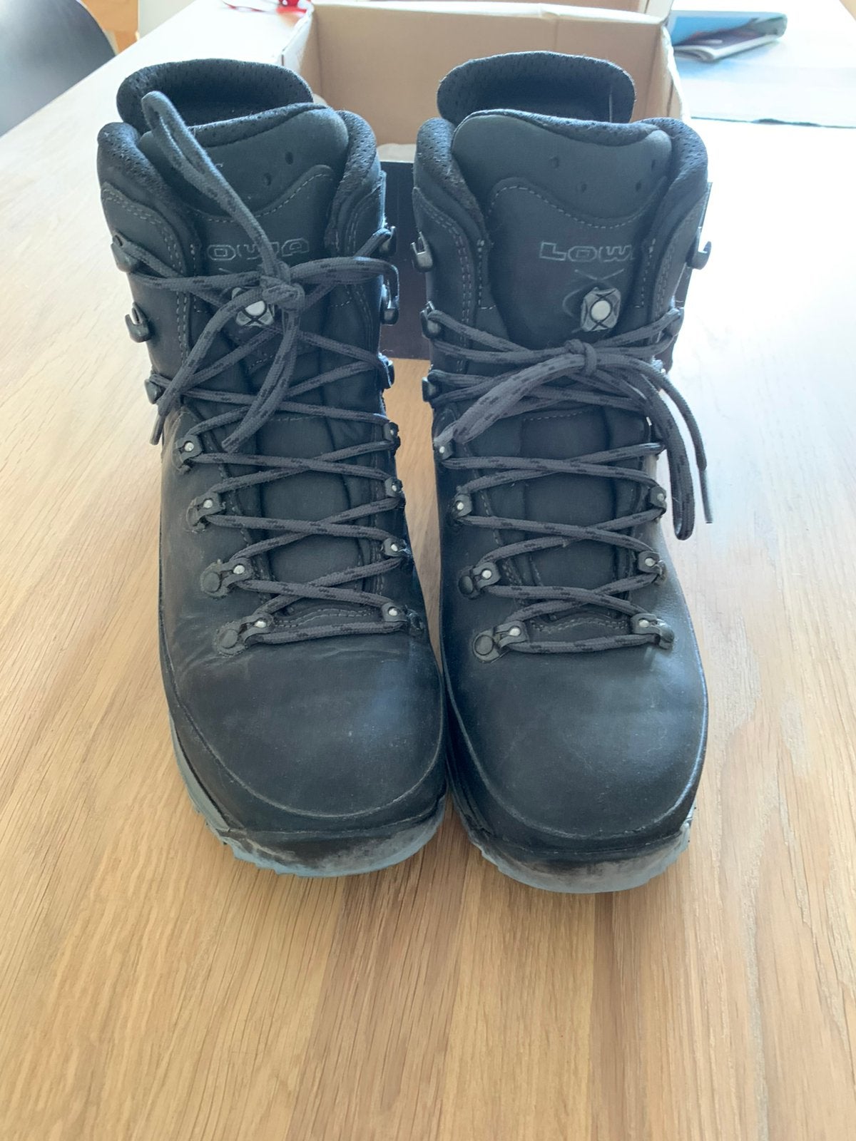 Uitstekende bergschoenen , nieuw, maat 40 Lowa lady gtx, Ophalen of Verzenden, Zo goed als nieuw, Schoenen
