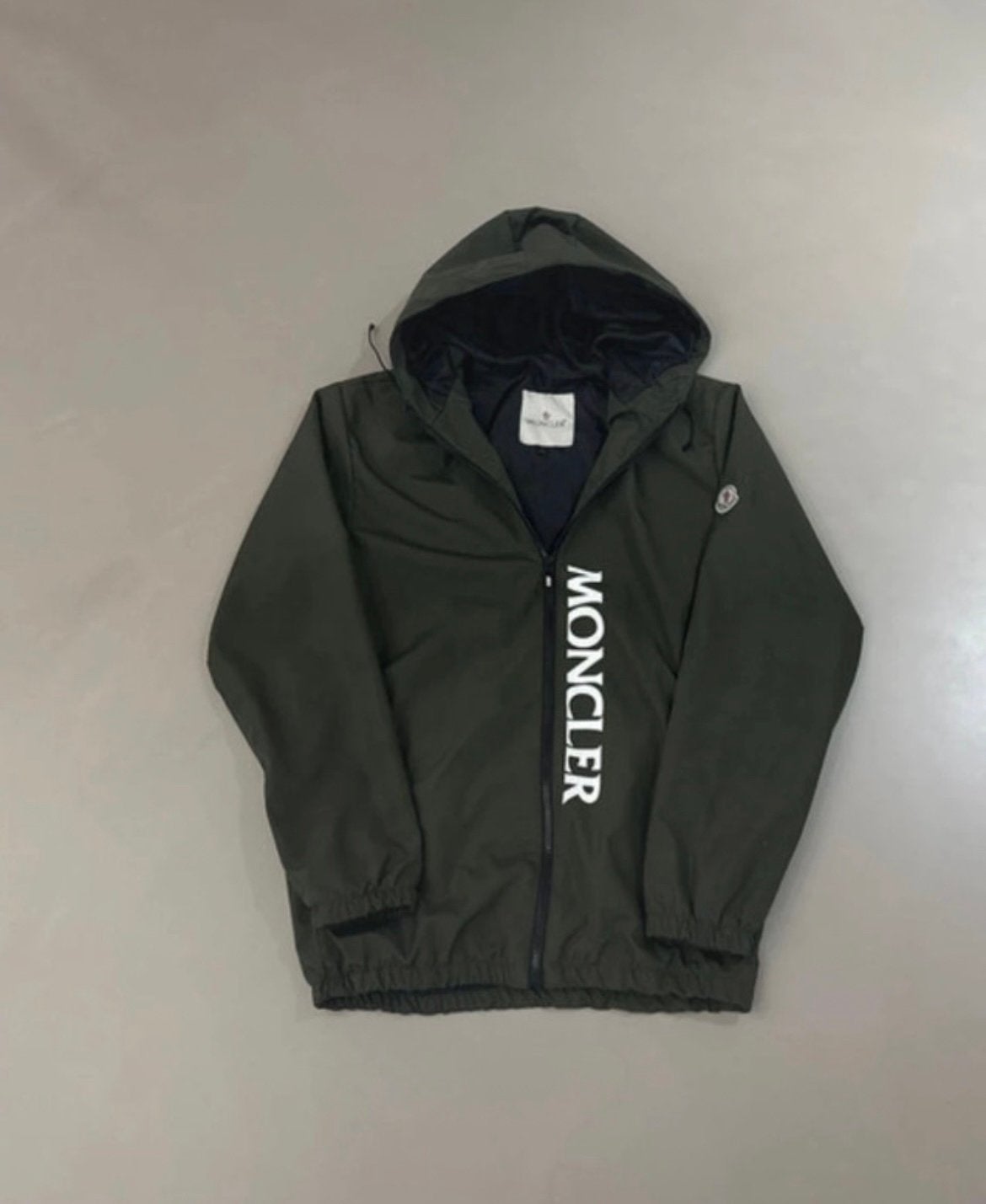 Moncler jas maat L, Ophalen of Verzenden, Zo goed als nieuw, Maat 52/54 (L), Groen