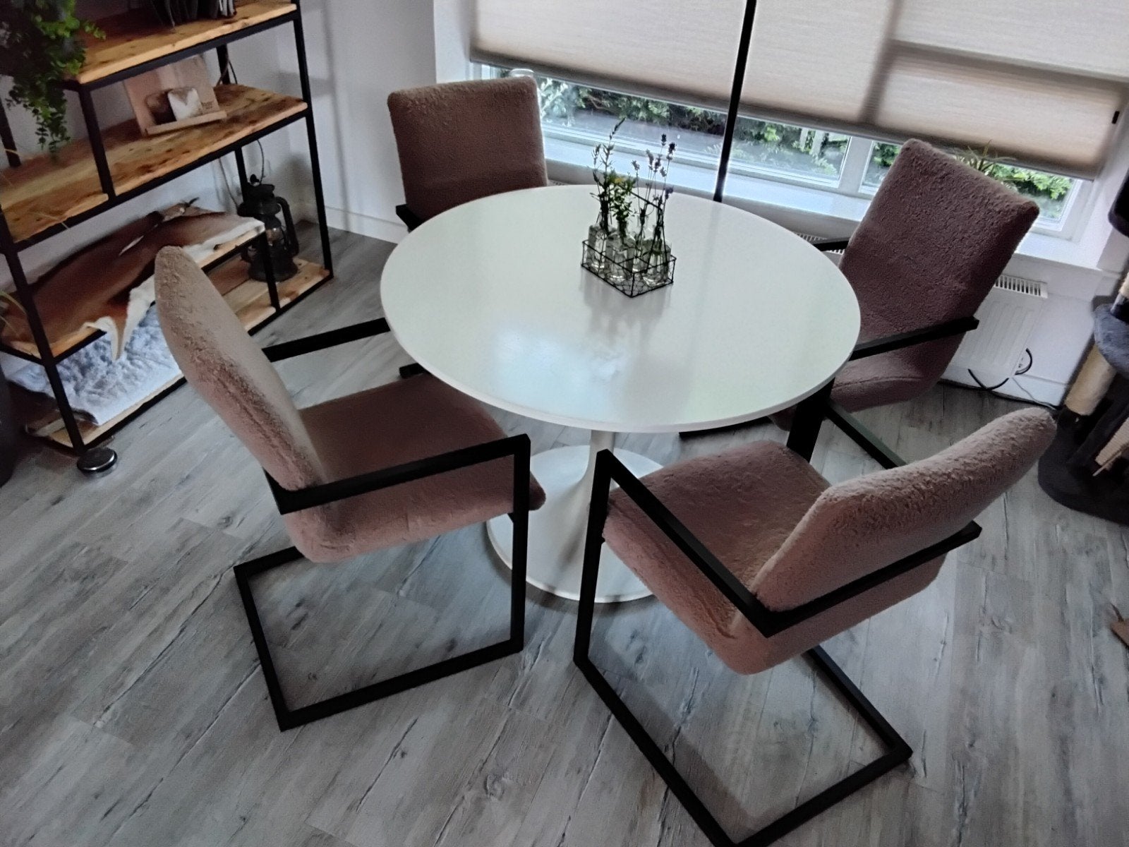 Teddy Eethoek: Witte Ronde Tafel met 4 Stoelen, Ophalen, Gebruikt, Wit, Overige materialen