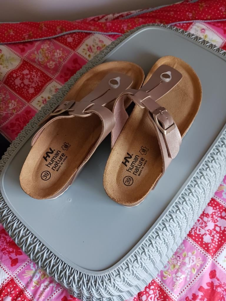 Nieuwe Human Nature slippers brons., Slippers, Overige kleuren, Nieuw, Ophalen of Verzenden