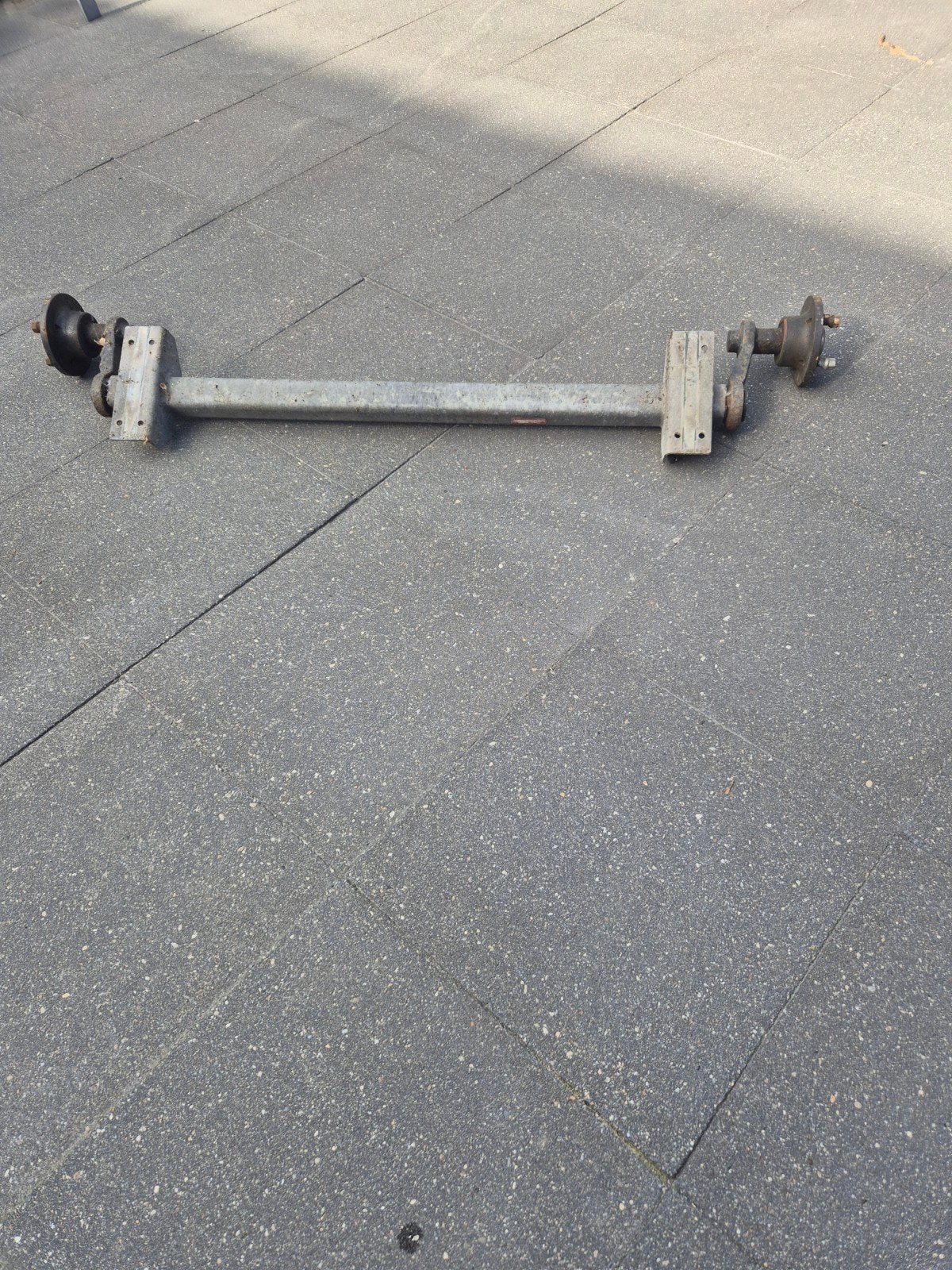 KNOTT aanhangeras 150 cm met 4-gaats naaf, Ophalen, Gebruikt
