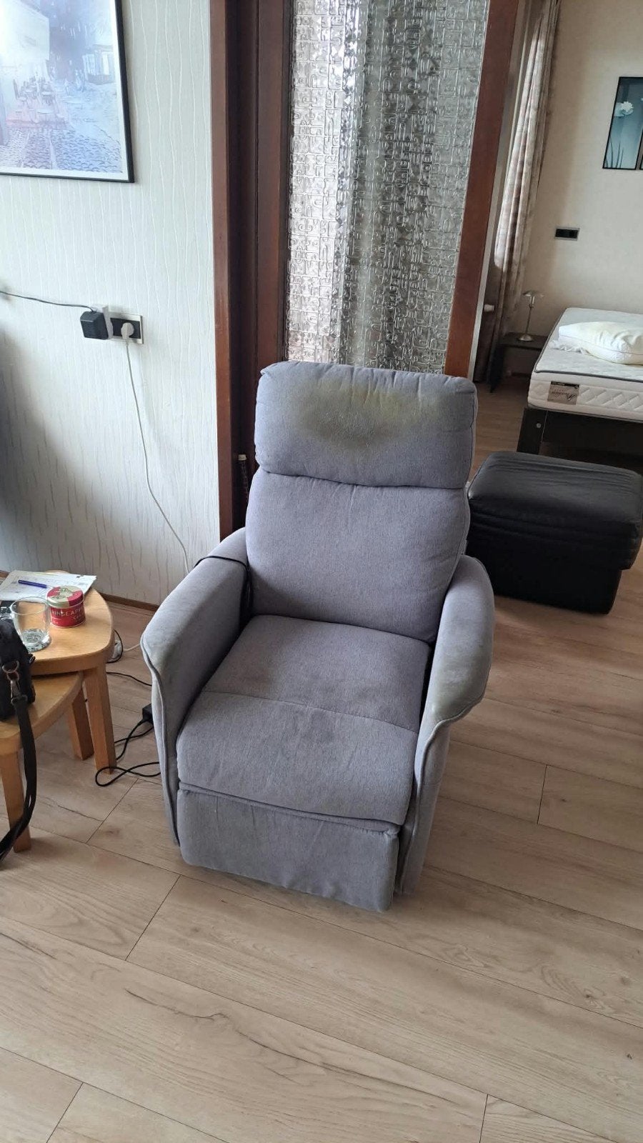Comfortabele relaxstoel met sta-op functie, Ophalen