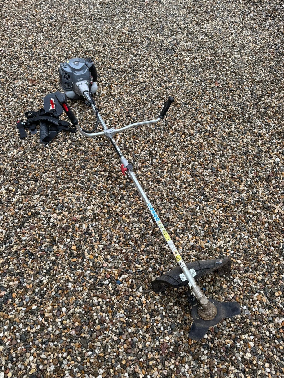 Bosmaaier grastrimmer PowerPlus, Ophalen, Zo goed als nieuw, Benzine