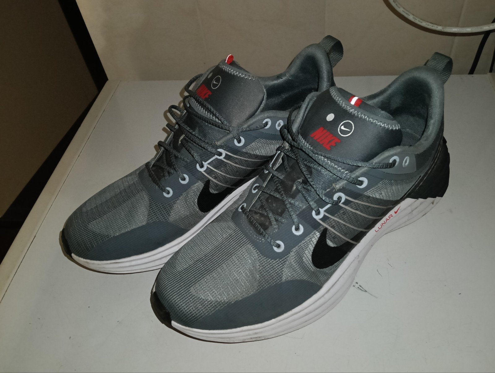 Nike Lunar Roam 45 Rood/Grijs/Wit, Ophalen of Verzenden, Zo goed als nieuw, Overige kleuren