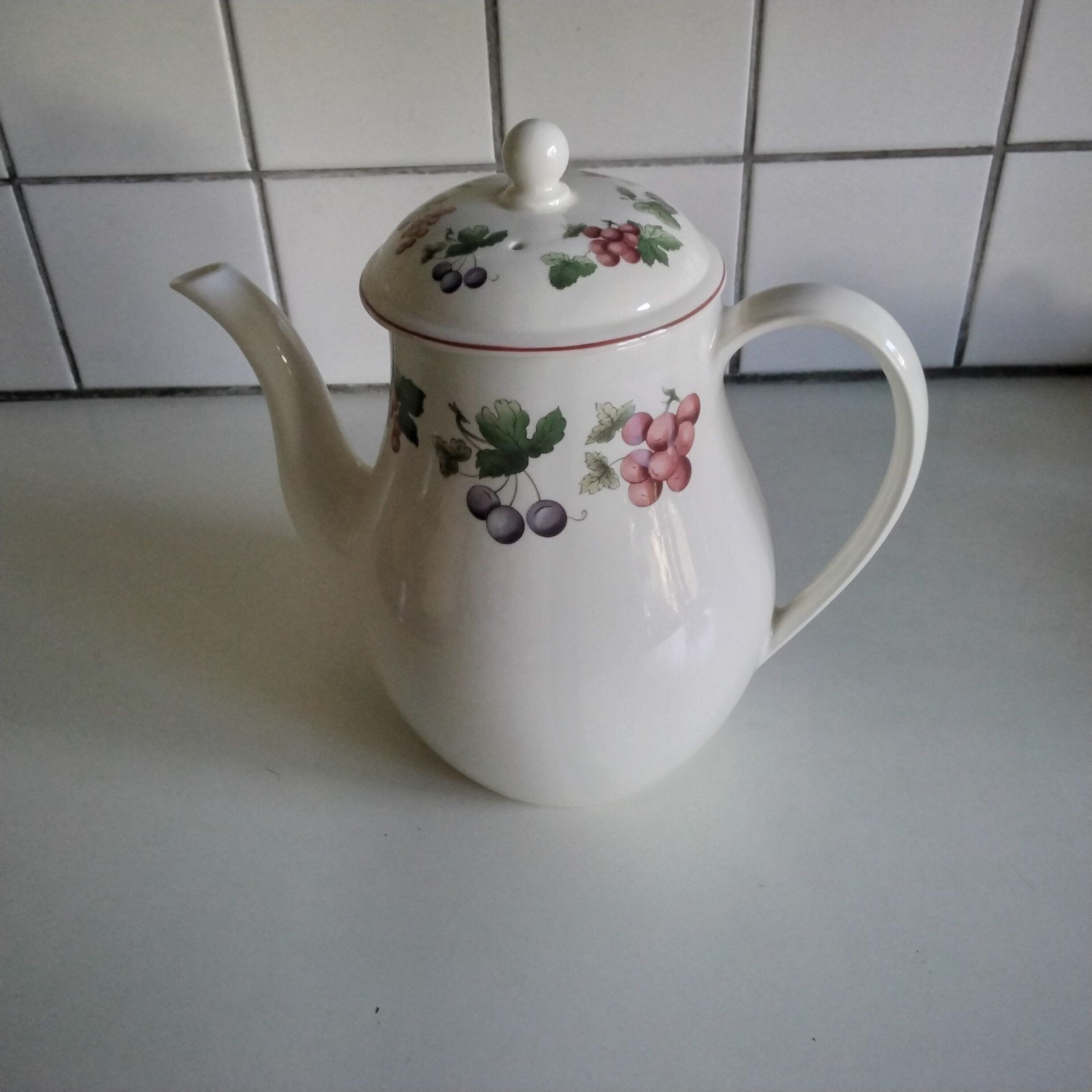 Koffie/ theepot en kop en schotel wedgwood provence, Ophalen of Verzenden, Zo goed als nieuw, Porselein, Overige typen