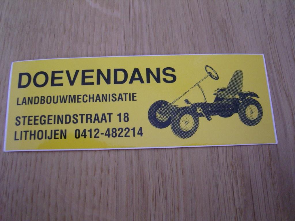 sticker lithoijen DOEVENDANS landbouwmechanisatie skelter, Verzamelen, Stickers, Zo goed als nieuw, Ophalen
