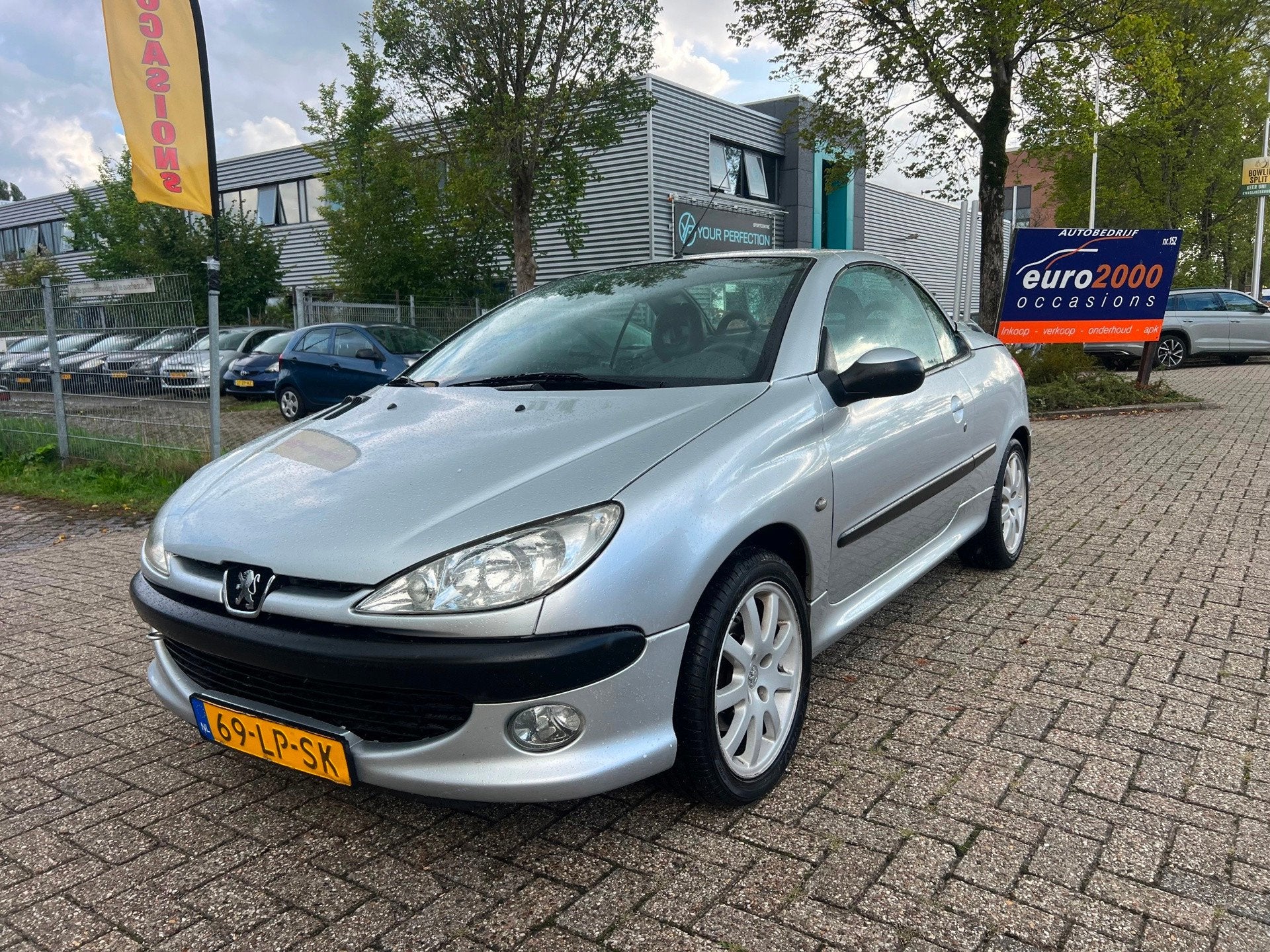 Peugeot 206 CC 1.6-16V Premium - Nette staat - Automaat, Gebruikt, Zwart, 4 cilinders, Cabriolet