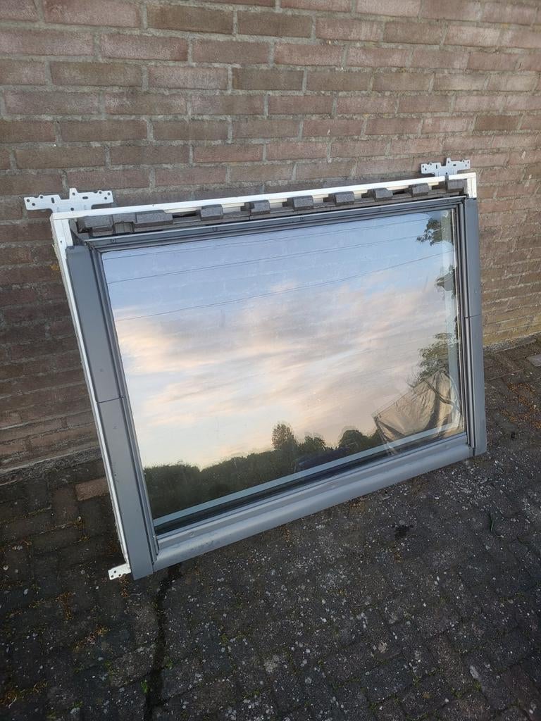VELUX Dakramen GGL UK04 (134x98) en CK02 (55x78), Ophalen, Minder dan 80 cm, Dakraam