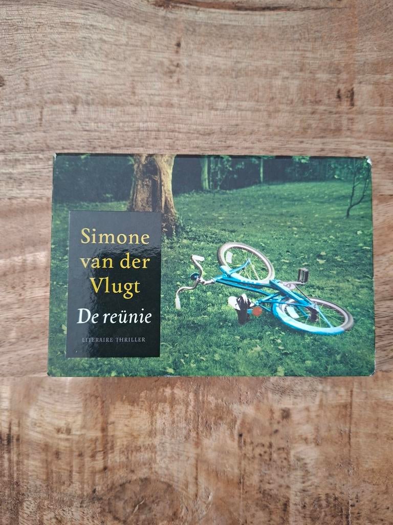 Dwarsligger Simone van der Vlugt - De Reünie nette staat, Ophalen of Verzenden, Gelezen, Simone van der Vlugt, Nederland