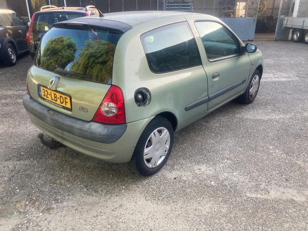 Renault Clio 1.2 16V 3DR 2005 2002 Groen, Auto's, Voorwielaandrijving, Stof, 74 pk, 31 €/maand
