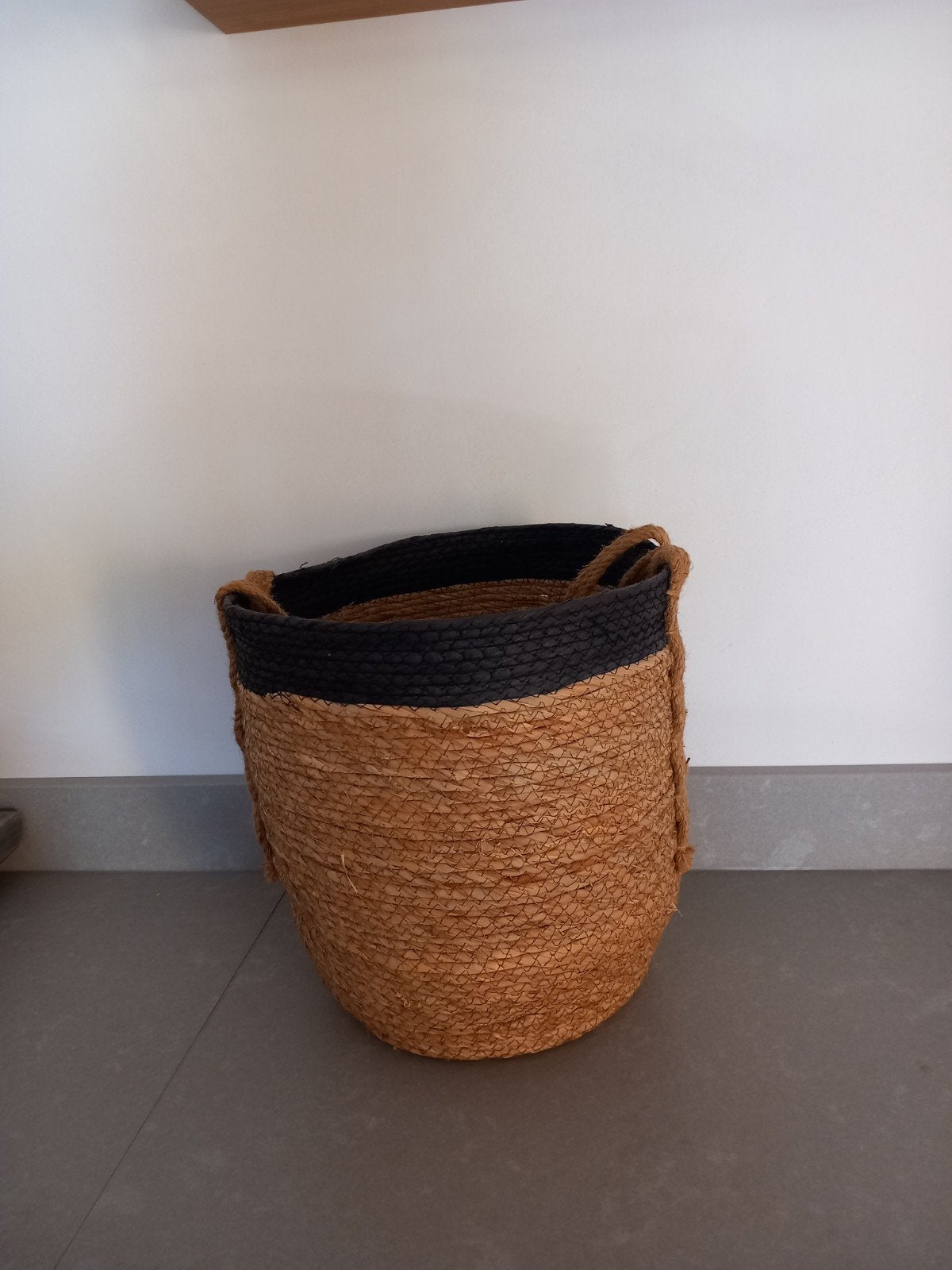 Zwarte hoge mand, Ophalen of Verzenden, Rond, Minder dan 25 cm, Minder dan 40 cm