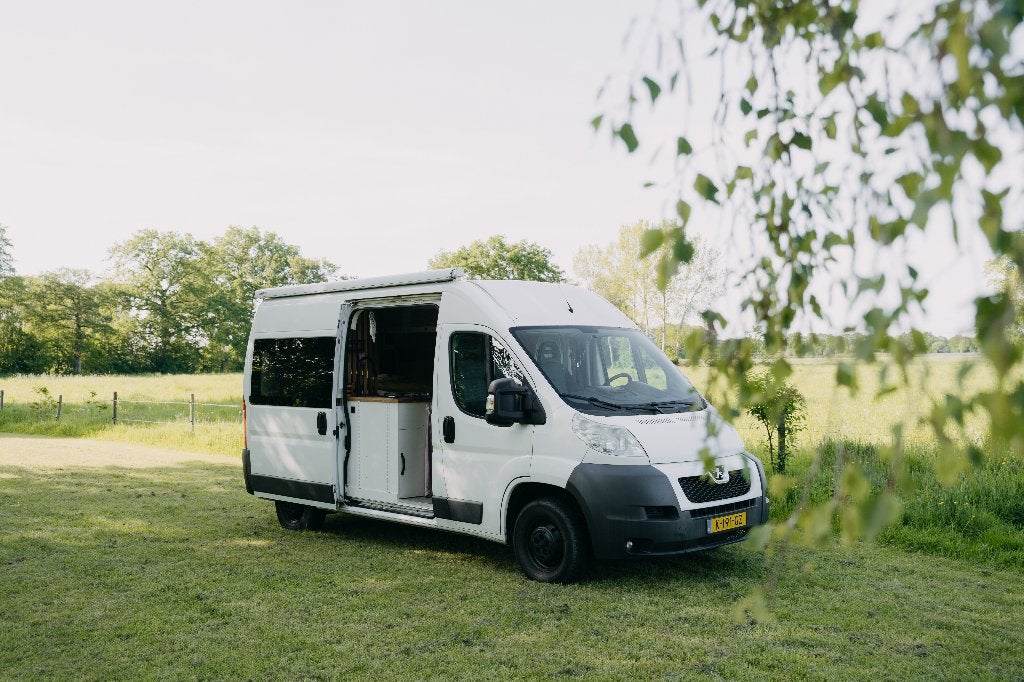 Buscamper Peugeot Boxer L2H2 uit 2013, Caravans en Kamperen, Campers, Overige merken, Chemisch toilet, Ford, Tot en met 3