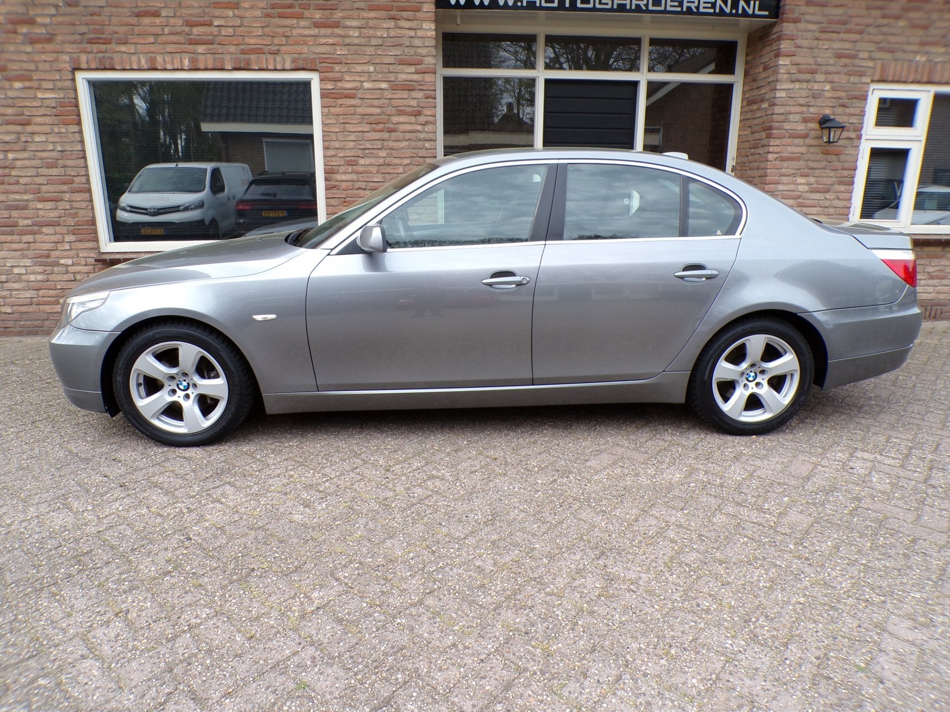 Foto 2 van BMW 5-serie 525i Business Line Automaat / Leder / Navi