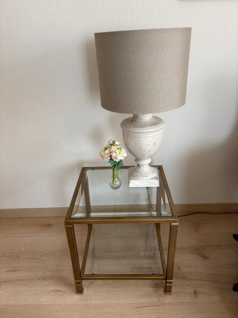 Twee glazen/messing bijzettafeltjes, Minder dan 55 cm, Vierkant, Ophalen, 45 tot 60 cm