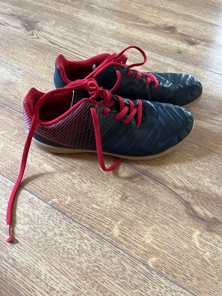 Decathlon Gymschoenen/Zaalschoenen Maat 37, Sport en Fitness, Voetbal, Maat XS of kleiner, Schoenen, Ophalen of Verzenden, Zo goed als nieuw