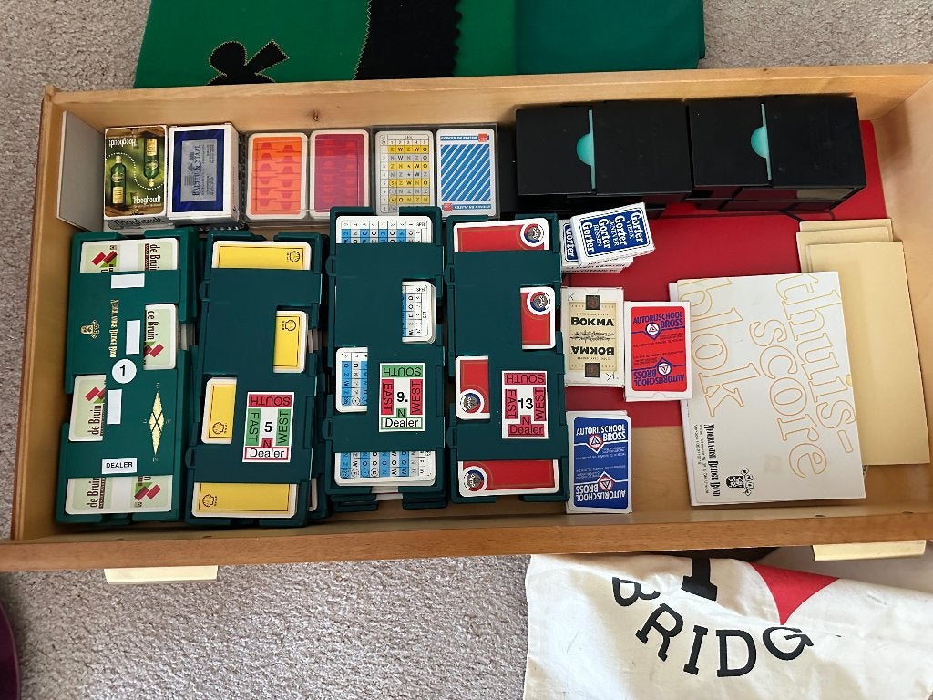 Bridge bridgen accessoires speelkaarten., Drie of vier spelers, Ophalen of Verzenden, Gebruikt, 999 Games