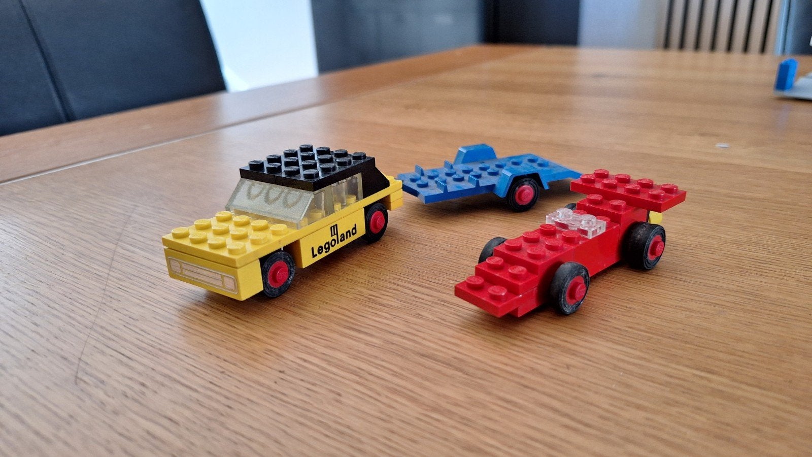 Vintage LEGO Legoland auto met aanhanger en raceauto, Gebruikt, Lego, Ophalen of Verzenden, LEGOLAND