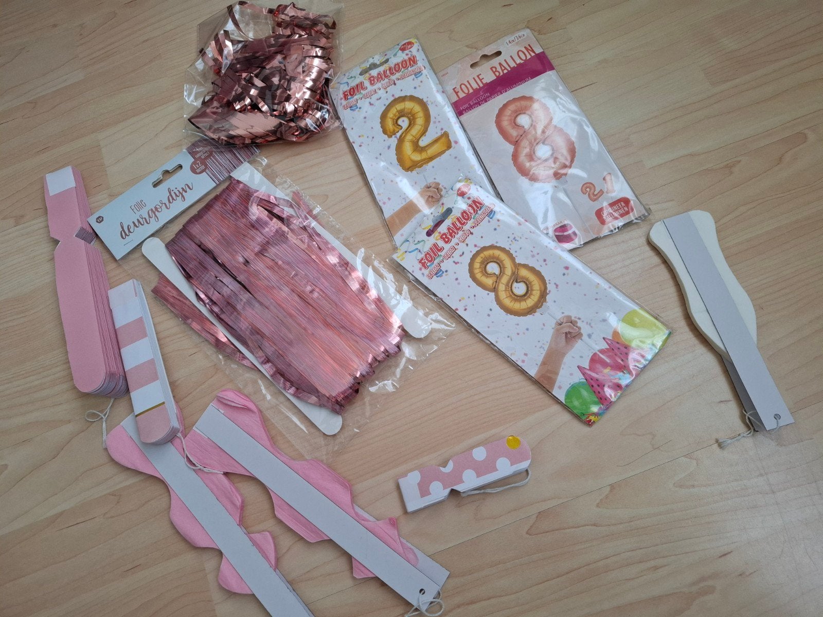 Gratis verjaardag versiering. Grote Ballonnen, 2 & 8, Ophalen of Verzenden, Nieuw, Versiering, Verjaardag