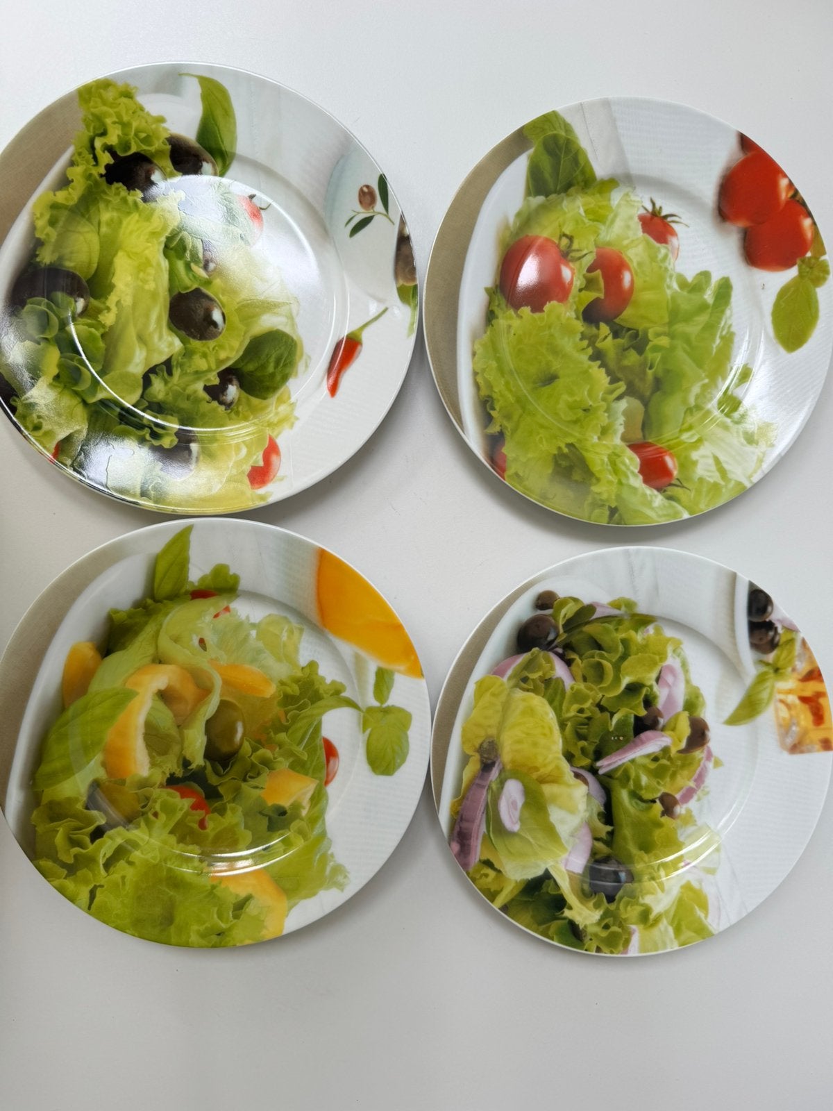 Salad plated porcelain, Huis en Inrichting, Ophalen of Verzenden, Zo goed als nieuw, Bord(en), Overige stijlen