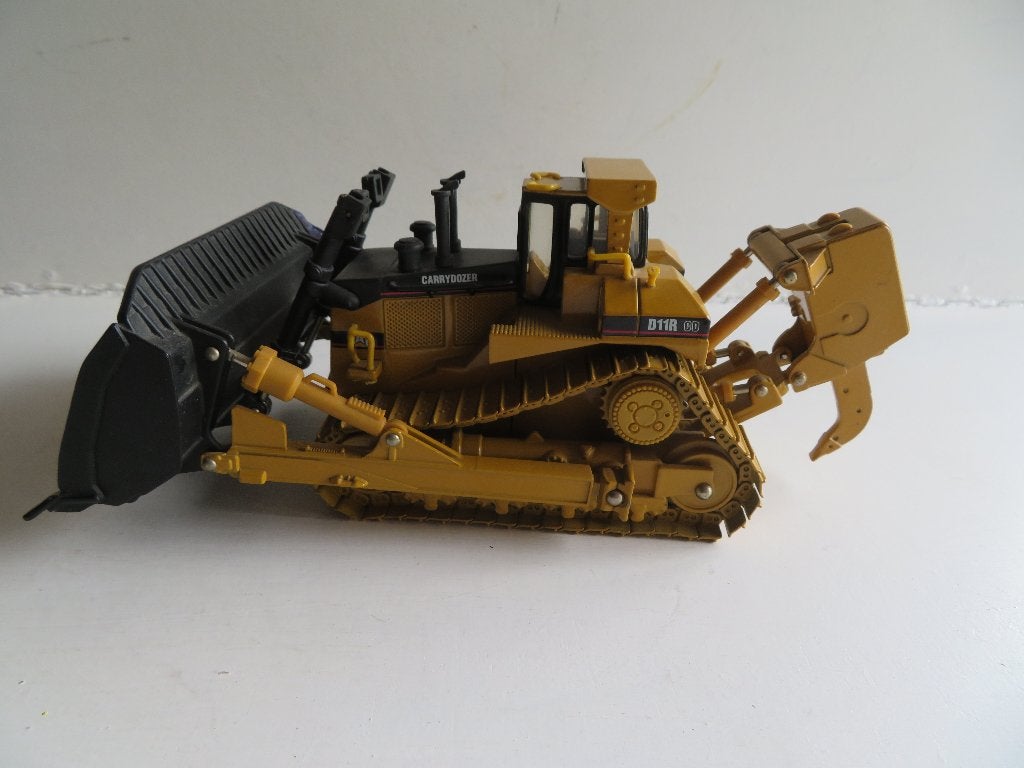 Norscot 55070 Cat D11R Carrydozer 1:50 Stalen rupsen, Hobby en Vrije tijd, Ophalen of Verzenden, Zo goed als nieuw, Hijskraan, Tractor of Landbouw