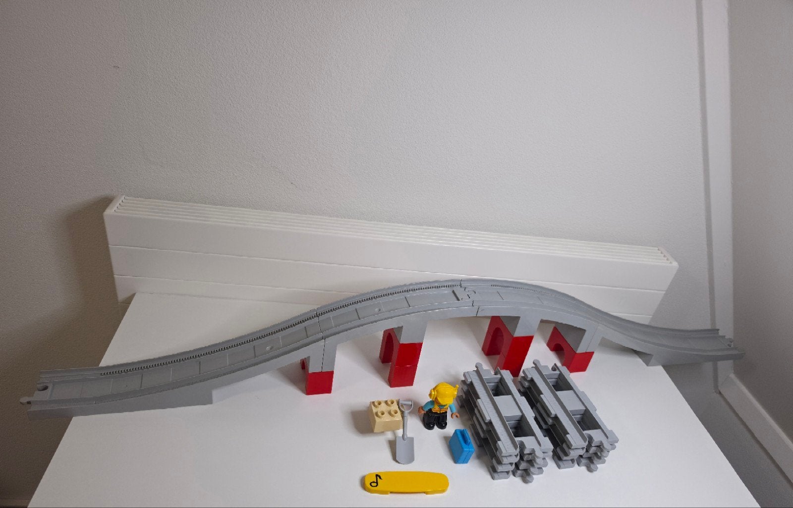 LEGO Duplo Treinbrug en rails - Set 10872 - Compleet, Overige thema's, Compleet, Ophalen of Verzenden, Zo goed als nieuw
