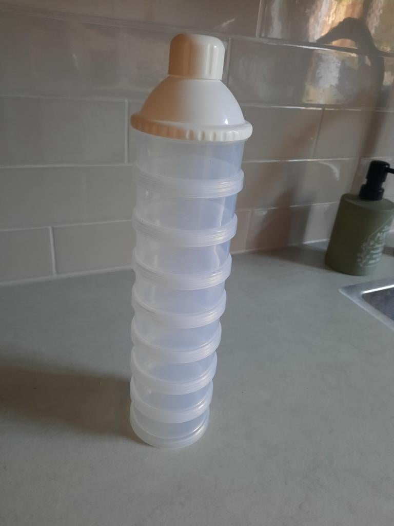 Handige poedertoren voor babyvoeding, Ophalen of Verzenden, Zo goed als nieuw, Overige typen