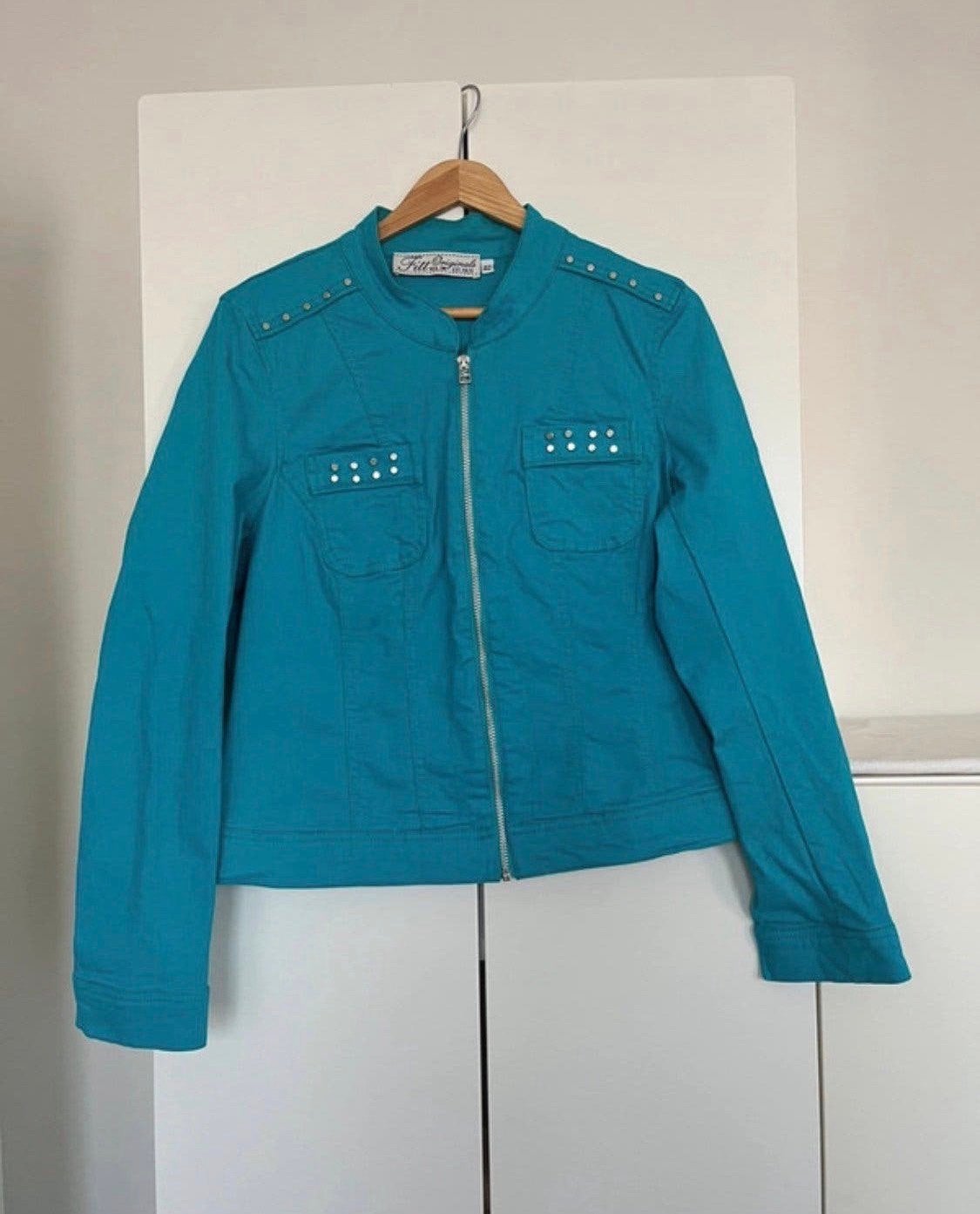 Fitt Originals spijkerjack met studs - Maat 42, Ophalen, Zo goed als nieuw, Maat 42/44 (L), Blauw