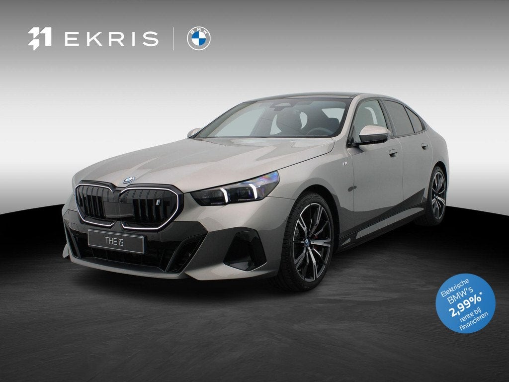 BMW i5 eDrive40 | M Sport Package | M Sport Package Pro | Eq, Automaat, 2095 kg, 510 min, Zwart